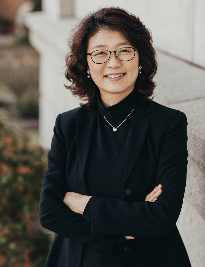 Dr. Gloria Lee