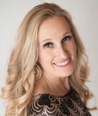 Book an Appointment with Amanda Helmin for Wellness Services