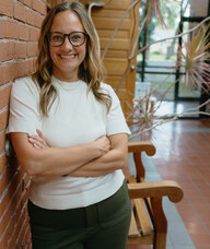 Book an Appointment with Dr. Leslie Gearhart for Chiropractic